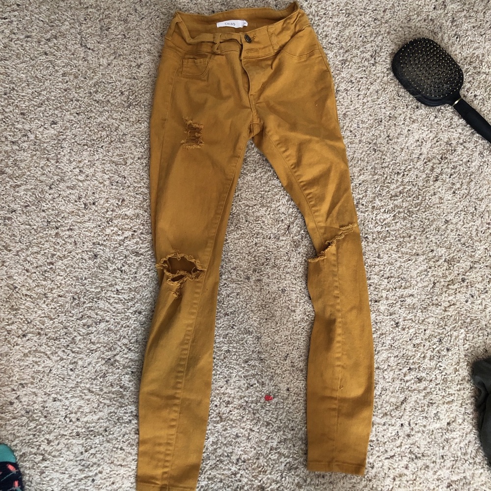 Boutique ripped jeans